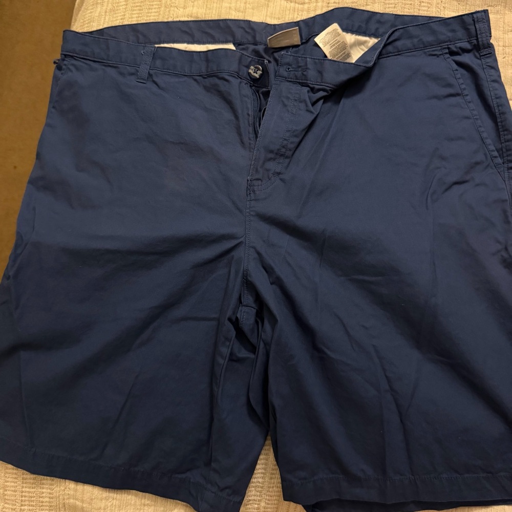 Men's Navy Flat-Front Casual Shorts